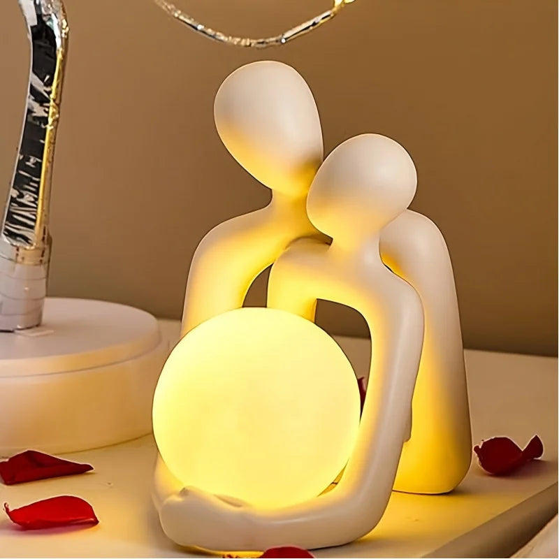 Decoration Love Embrace Resin Statue Pair